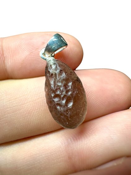 Stříbrný přívěsek z kolumbianitu