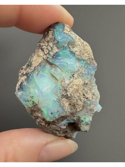 Precious opal – Welo, Ethiopia