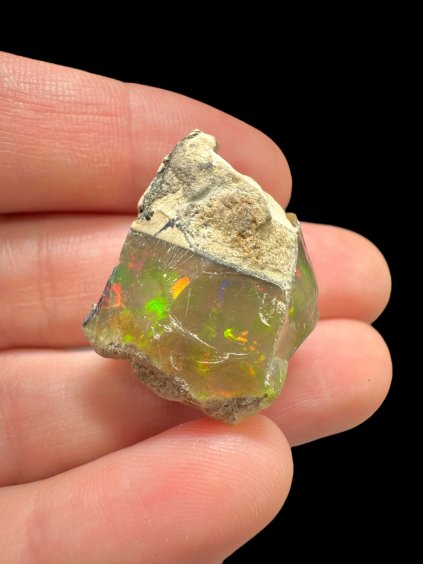Precious opal – Welo, Ethiopia