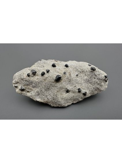 Granat (Almandin) – Annaquelle-Petrov nad Desnou, CZ