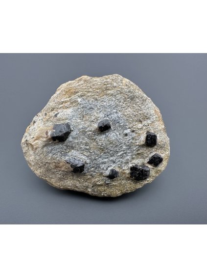 Granat (Almandin) – Annaquelle-Petrov nad Desnou, CZ