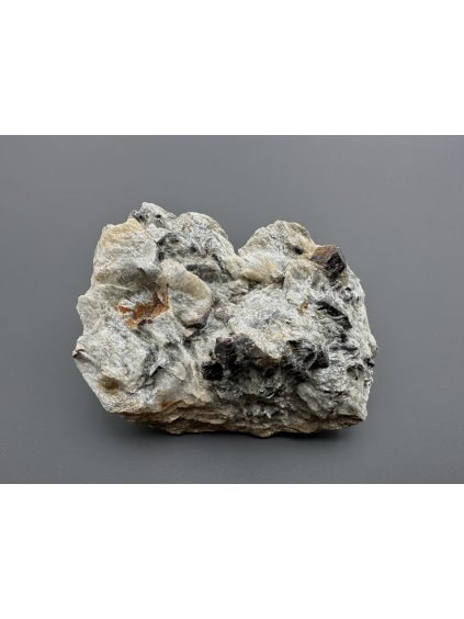 Granát (Almandin) – Annaquelle-Petrov nad Desnou, ČR