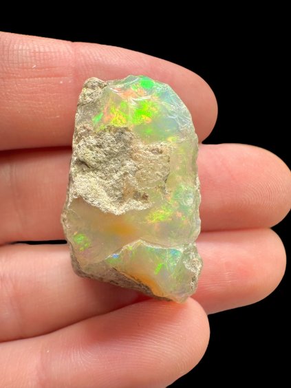 Precious opal – Welo, Ethiopia