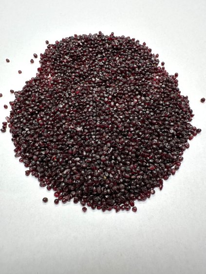 Böhmischer Granat (pyrop) 100g – Ceske Stredohori, CZ