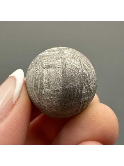 Meteorit Muonionalusta kulička 2 cm – Norrbotten, Švédsko