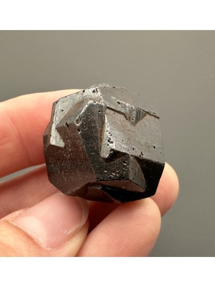 „Pyrit-Eisenkreuz“ – Pseudomorphose von Goethit nach Pyrit – Kolumbien