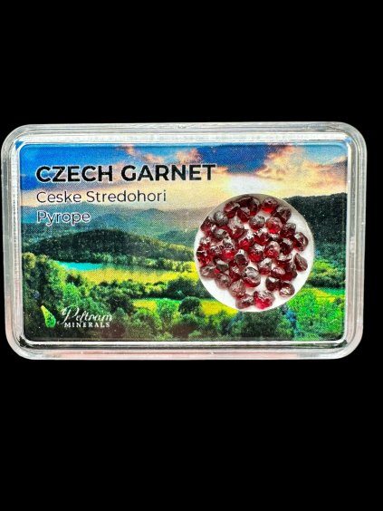 Böhmischer Granat (pyrop) in der Box – Ceske Stredohori, CZ