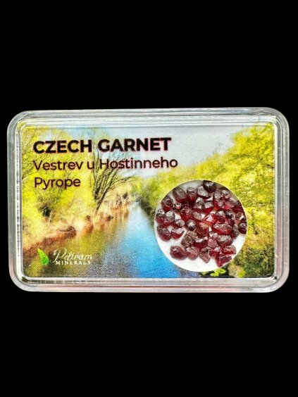 Český granát (pyrop) v krabičce – Vestřev u Hostinného, ČR
