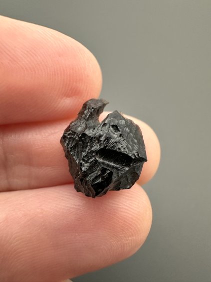 Bilitonit "Batu Satam" 0,6g – Belitung, Indonésie