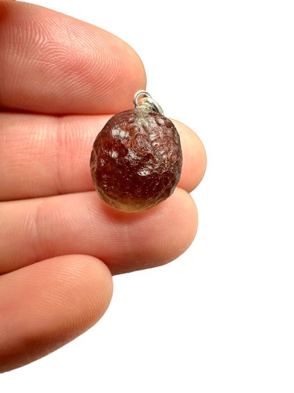 Stříbrný přívěsek z kolumbianitu