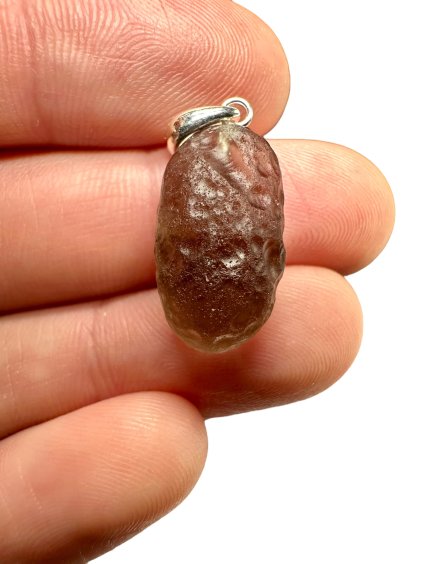 Stříbrný přívěsek z kolumbianitu