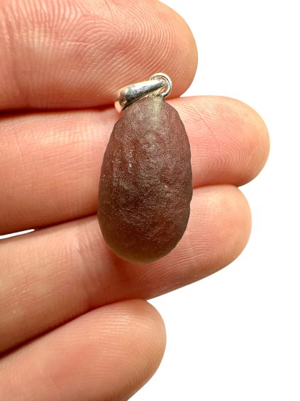 Stříbrný přívěsek z kolumbianitu