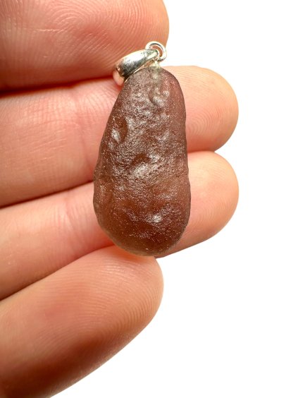 Stříbrný přívěsek z kolumbianitu