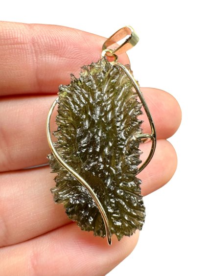 Zlatý vltavínový přívěsek 6,4g