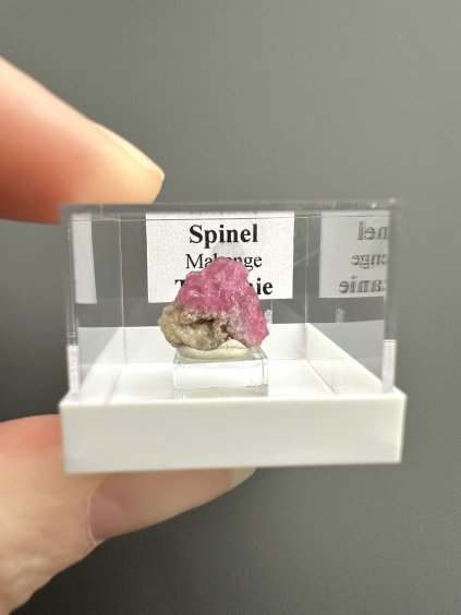 Spinel – Mahenge, Tanzánie