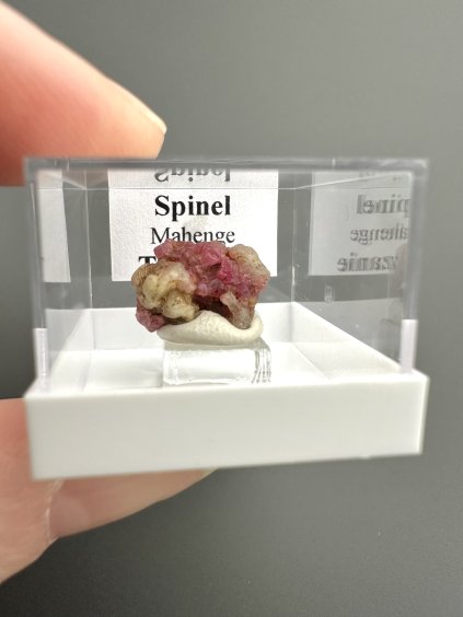 Spinel – Mahenge, Tanzánie