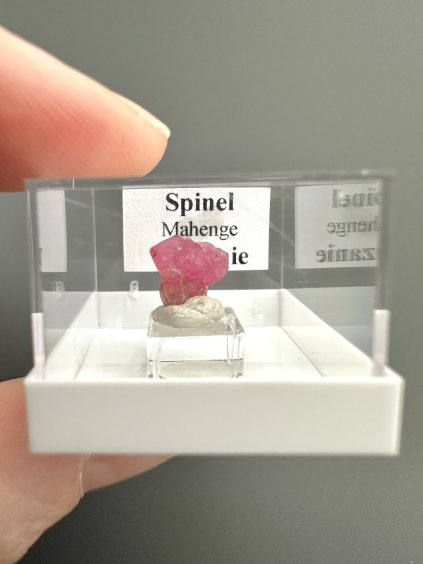 Spinel – Mahenge, Tanzánie
