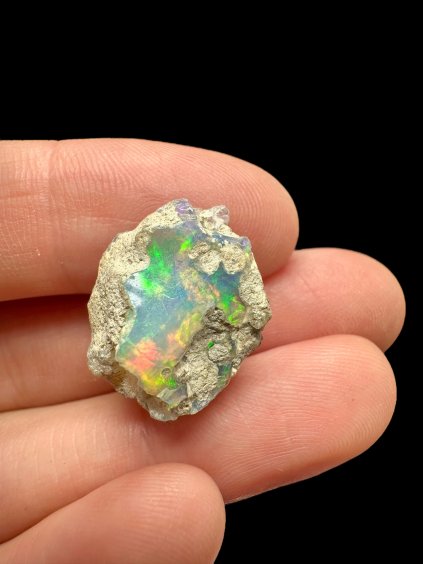 Precious opal – Welo, Ethiopia