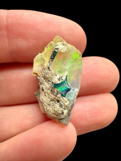Precious opal 10ct – Welo, Ethiopia