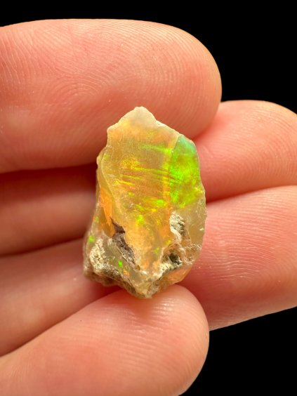 Precious opal – Welo, Ethiopia