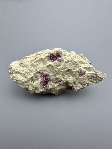 Pyrop v serpentinitu – Wanzenau, Rakousko