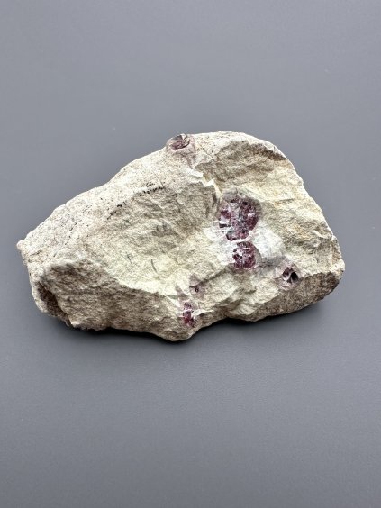 Pyrop in Serpentinit – Wanzenau, Österreich