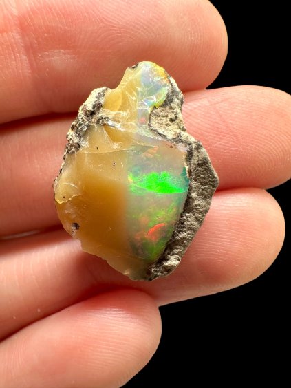 Precious opal – Welo, Ethiopia