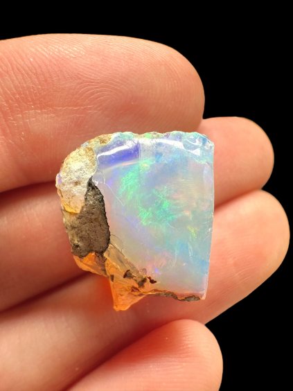 Precious opal – Welo, Ethiopia