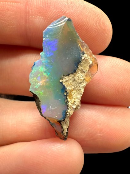 Precious opal – Welo, Ethiopia