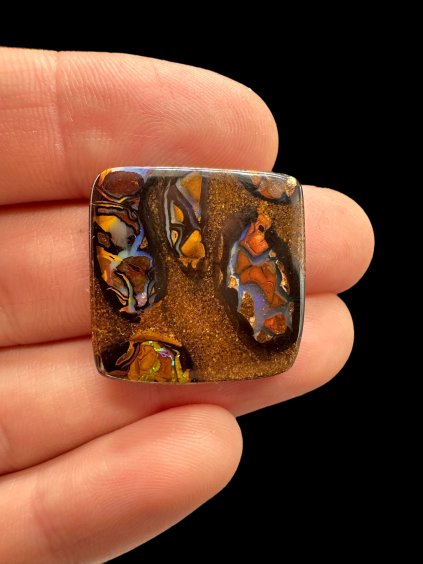 Boulder opal – Cabochon – Koroit, Queensland, Australia