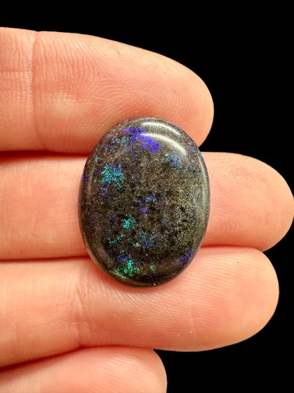 Australský opál 10,3ct – Kabošon – Andamooka, Austrálie