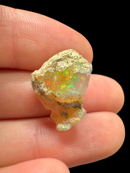 Precious opal – Welo, Ethiopia