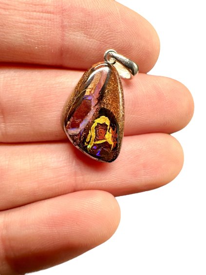Silberanhänger aus australischem Boulder-Opal