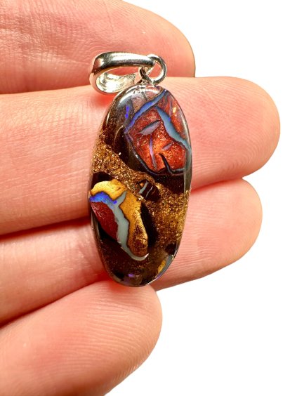 Silberanhänger aus australischem Boulder-Opal