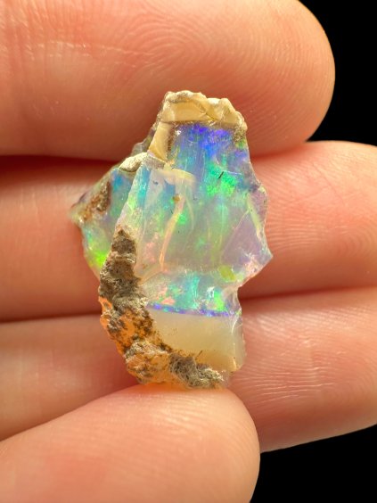 Precious opal – Welo, Ethiopia