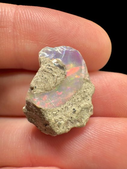 Precious opal – Welo, Ethiopia
