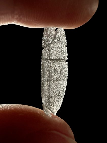 Karpatischer Obsidian 0,6g (Igel) – Slowakei