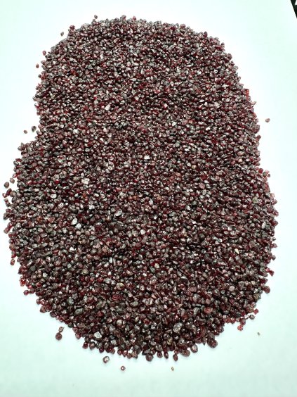 Böhmischer Granat (pyrop) 300g – Vestrev u Hostinneho, CZ