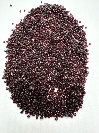Böhmischer Granat 100g, 2,5-3mm – Ceske Stredohori, CZ