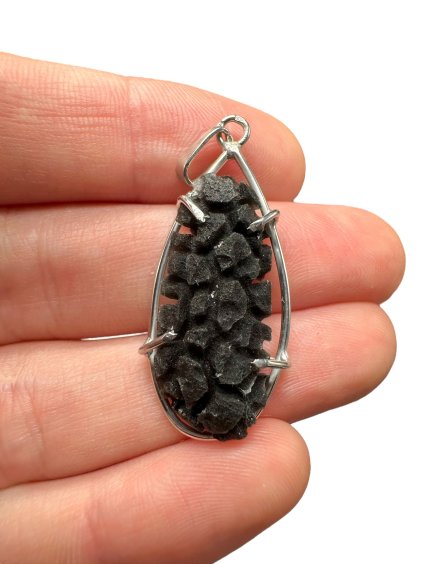 Stříbrný přívěsek ze slovenského obsidiánu 2,9g