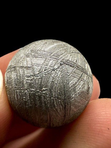 Meteorite Muonionalusta sphere 2 cm – Norrbotten, Sweden – random piece