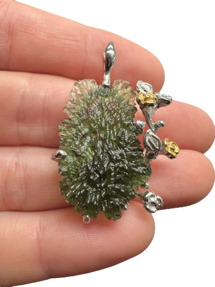 Silver moldavite pendant with gold-plated elements 6,8g