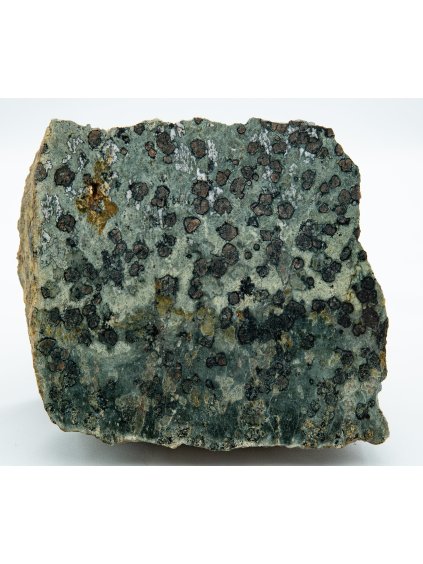 Garnet in eclogite – Becov nad Teplou, CZ