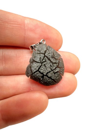 Pendant made from carpathian obsidian 3,5g