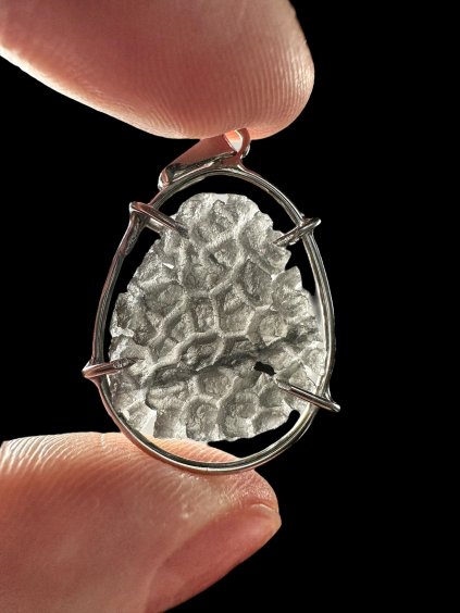 Silver pendant made from carpathian obsidian 3g