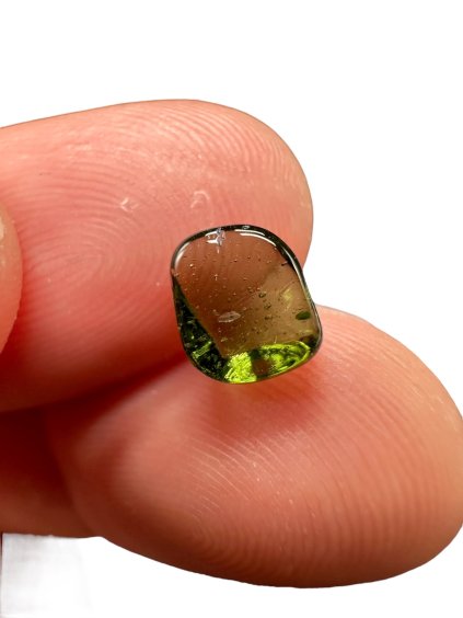 Tromlovaný vltavín 1,36ct