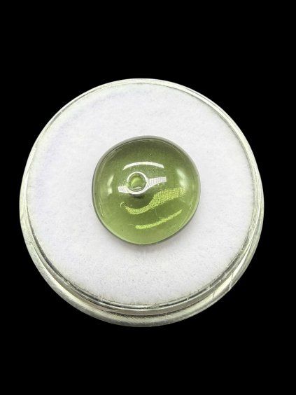 Moldavit-Perle mit gebohrtem Loch