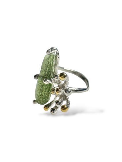 Silberring mit Moldavit mit vergoldeten Elementen 4,5g