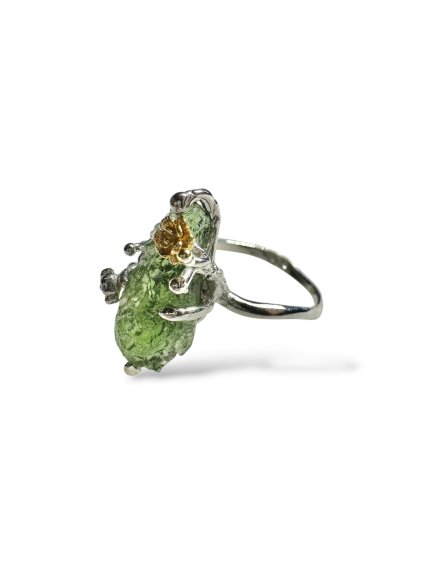 Silver ring with moldavite with gold-plated elements 4,7g