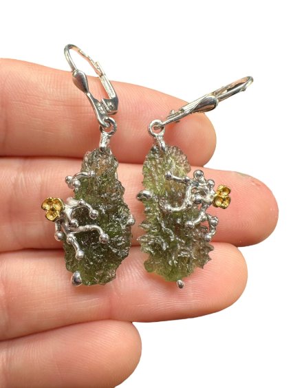 Silver moldavite earrings with gold-plated elements 7,2g